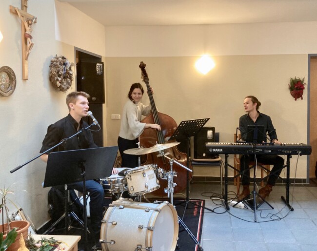 Mellow Jazz Trio